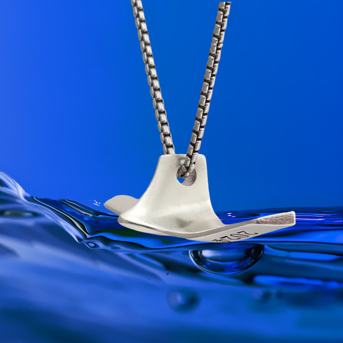 The Edge Foil Pendant 2024