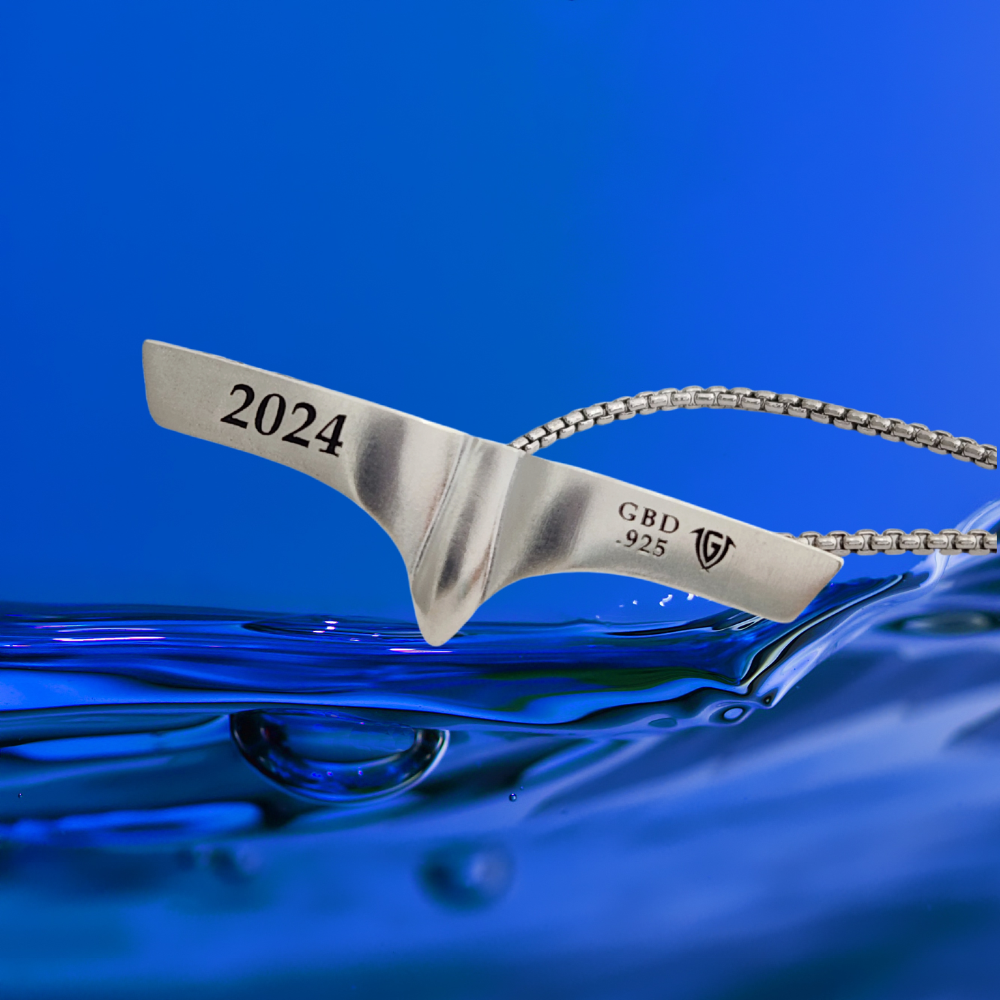 The Edge Foil Pendant 2024